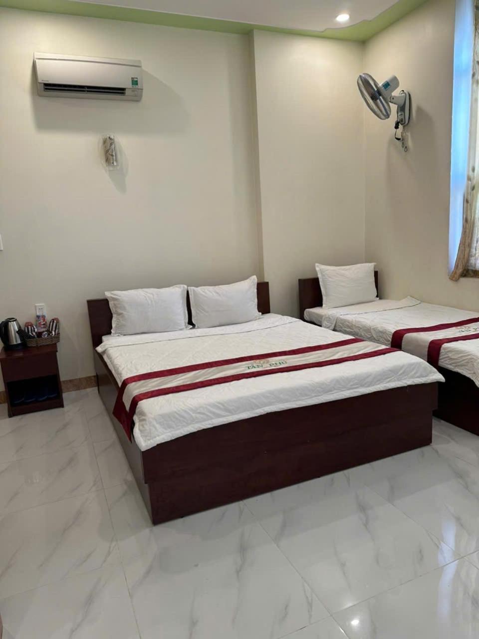 Hotel Tan Phu Лазі Екстер'єр фото